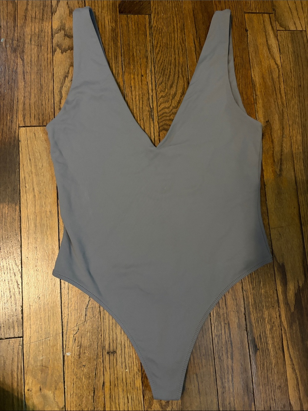 Babaton V-neck Bodysuit Gray Size M